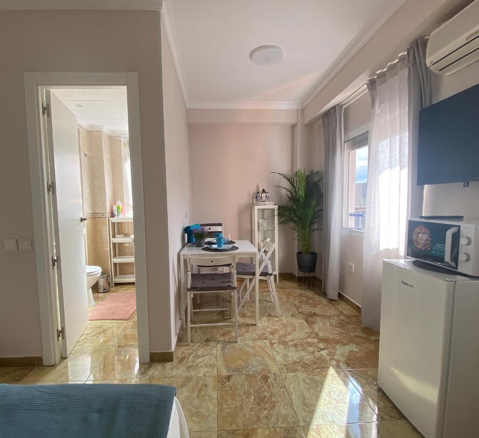 Cozy Studio Centr Torremolinos Bagian luar foto
